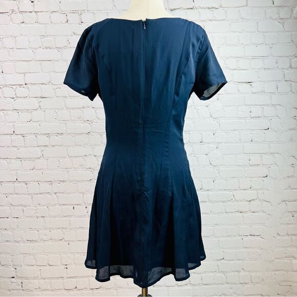 NEW with Tags Tobi Navy Plunge V-Neck Short Sleeve Mini Skater Dress - Picture 6 of 13